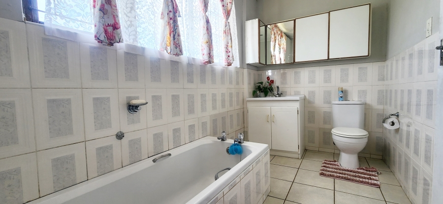 4 Bedroom Property for Sale in Bredasdorp Western Cape